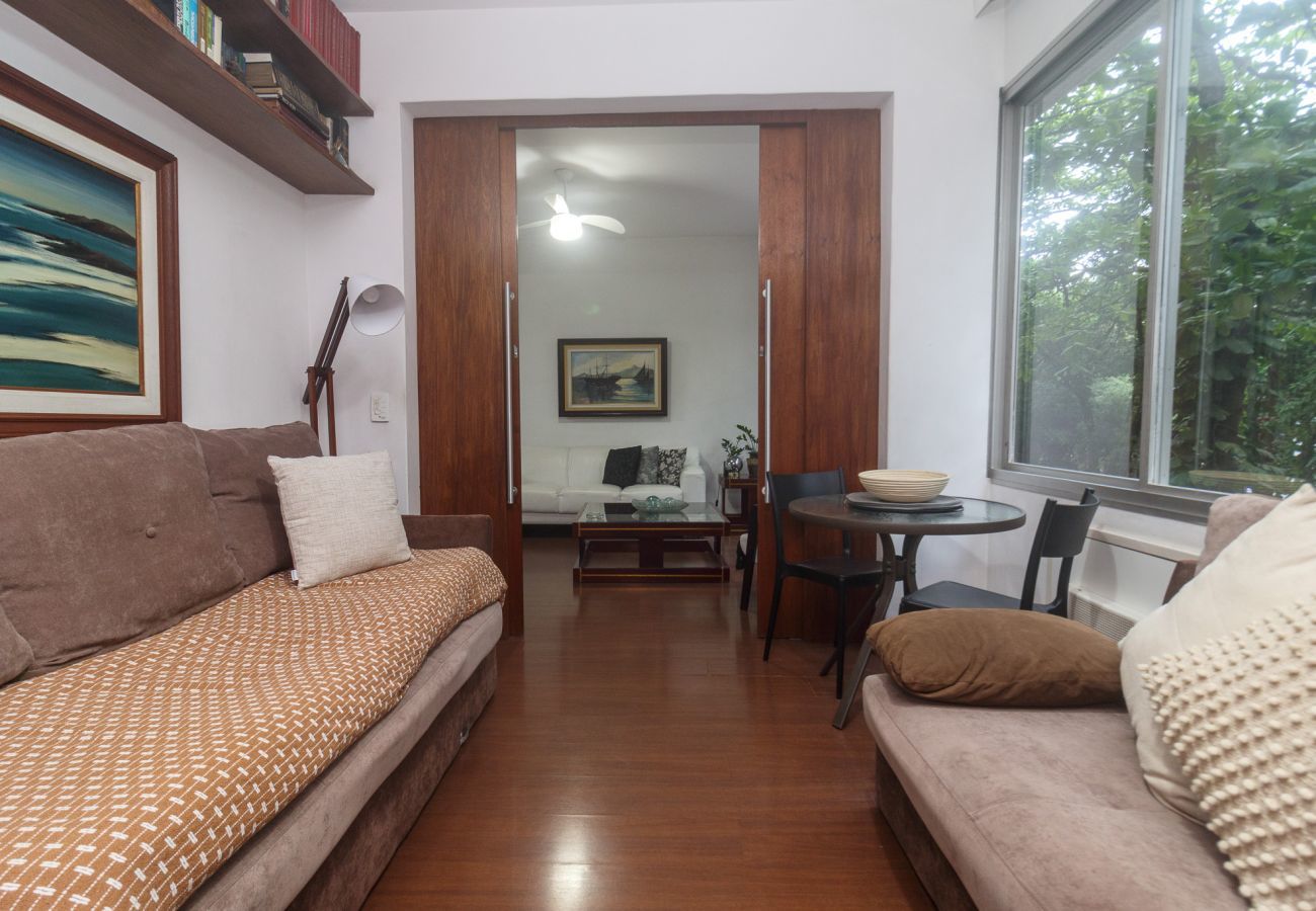 Apartment in Rio de Janeiro - FF102| Leblon, 3 quadras da praia, até 10 pessoas