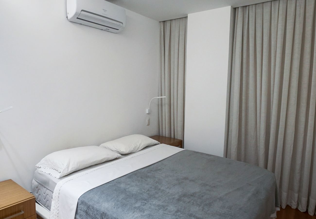 Apartment in Rio de Janeiro - SAM604| Apartamento no ponto mais charmoso do Leme