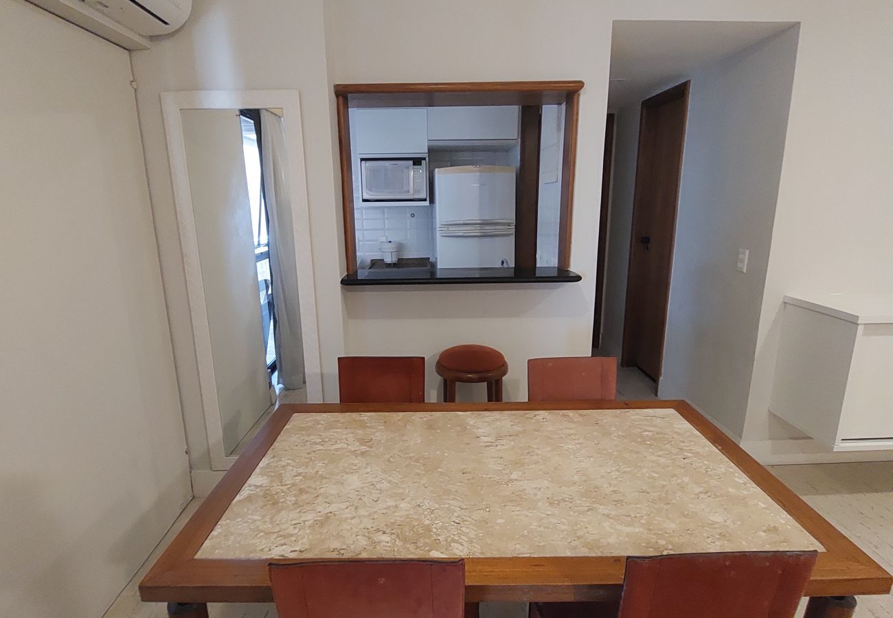 Apartment in Rio de Janeiro - SOU403| Flat de 2 quartos na Praia de Ipanema