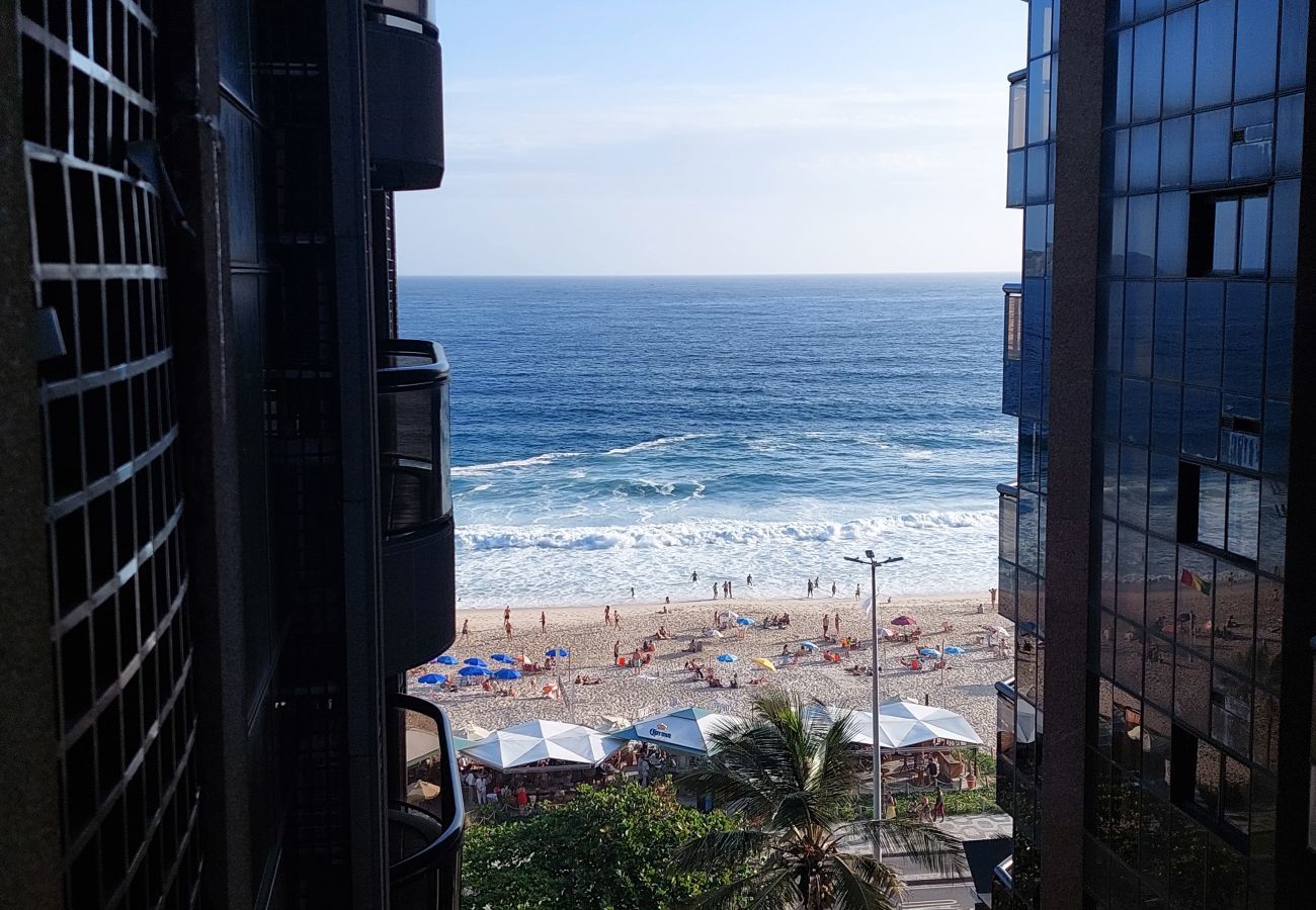 Apartment in Rio de Janeiro - SOU403| Flat de 2 quartos na Praia de Ipanema