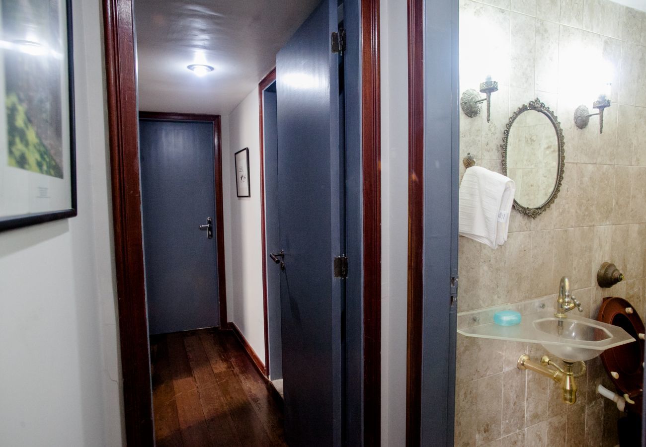 Apartment in Rio de Janeiro - CAR1203| Apto 2 quartos no Leblon