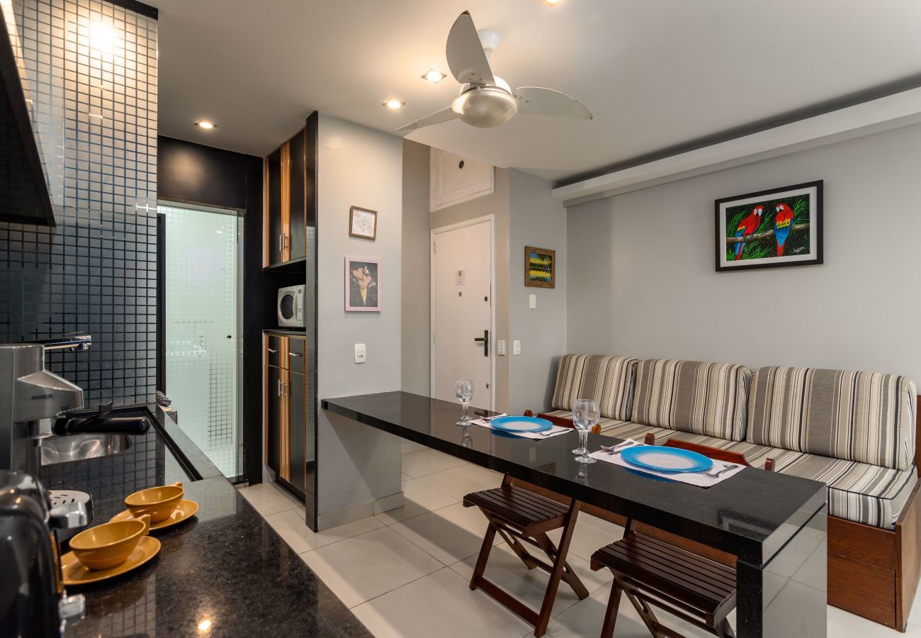 Apartment in Rio de Janeiro - 4 minutes from Copacabana beach | JN301