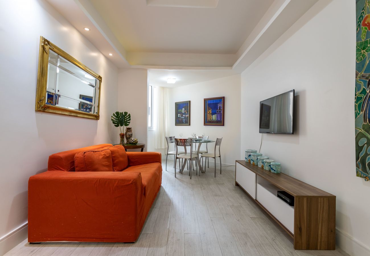 Apartment in Rio de Janeiro - 2 minutes from Copacabana beach | A502