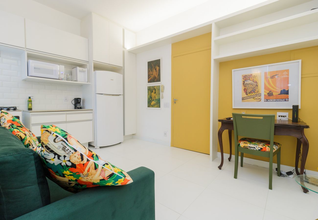 Apartment in Rio de Janeiro - NS202| Quarto e sala em copacabana 200m da praia