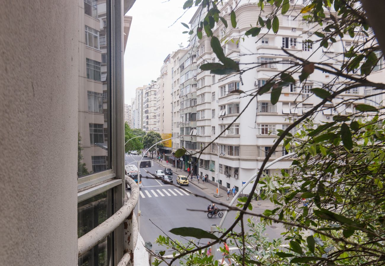 Apartment in Rio de Janeiro - NS202| Quarto e sala em copacabana 200m da praia