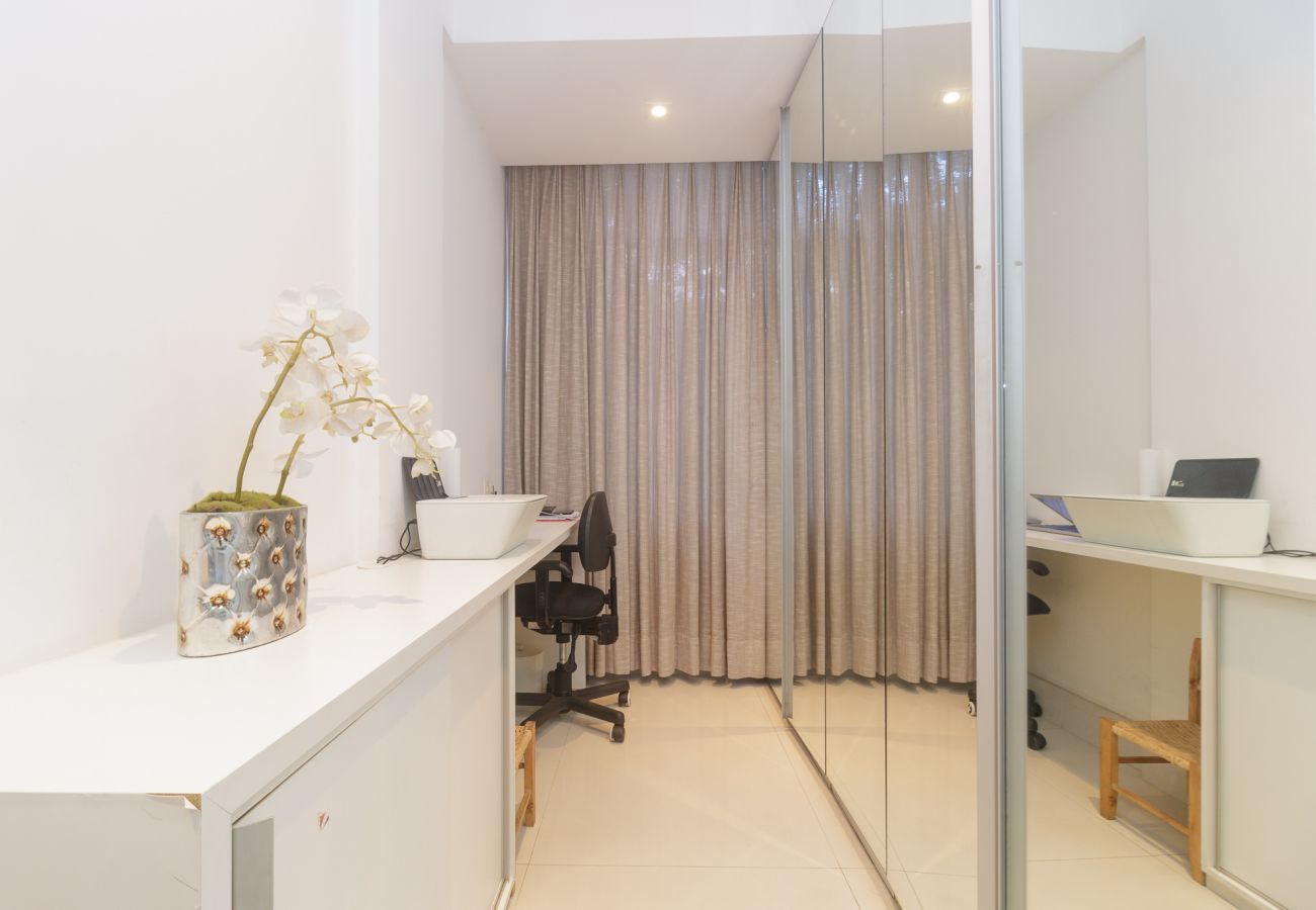 Apartment in Rio de Janeiro - MTR405| Aconchegante 2 quartos no Leblon