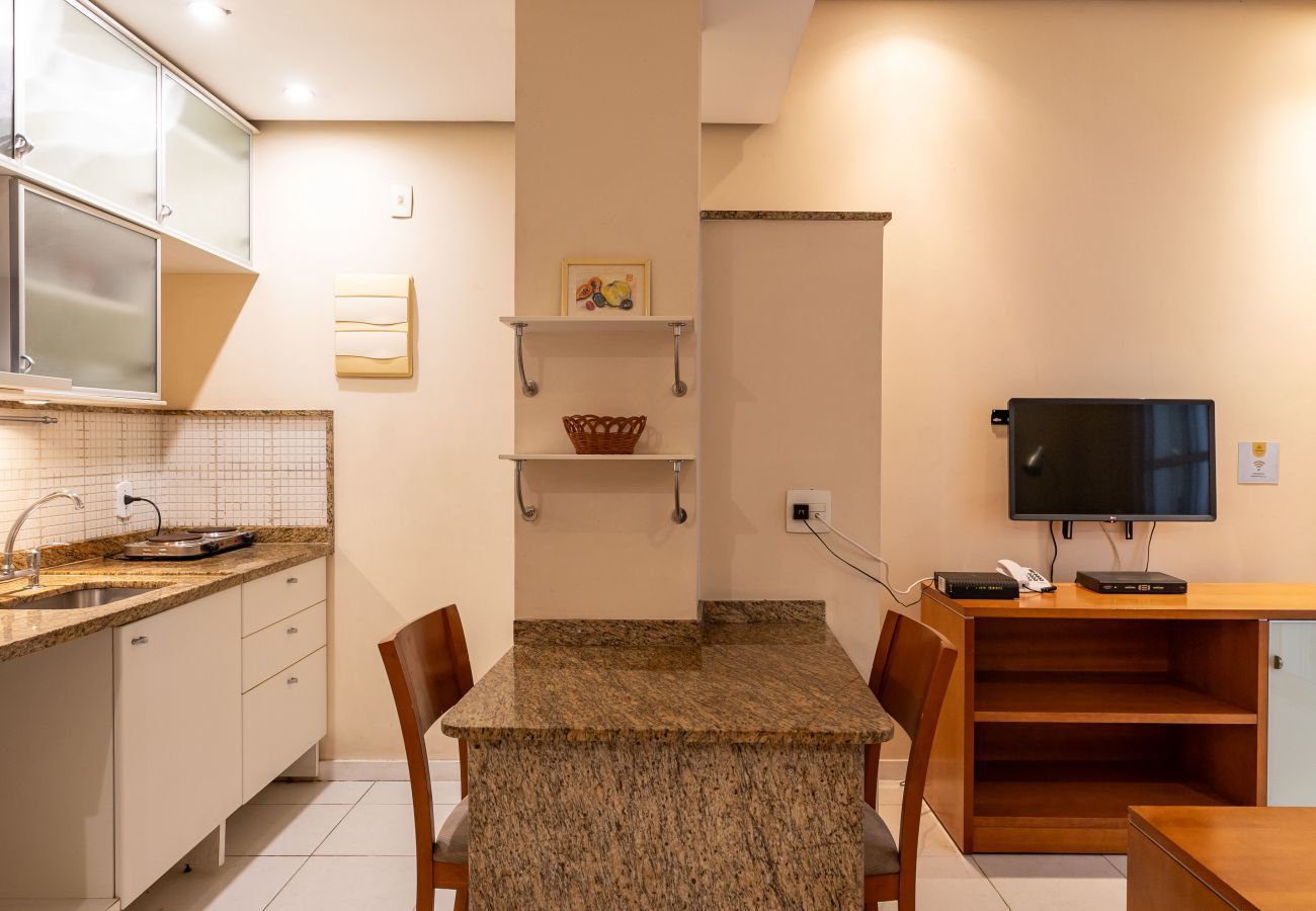 Apartment in Rio de Janeiro - 2 minutes from Copacabana Beach | DF408