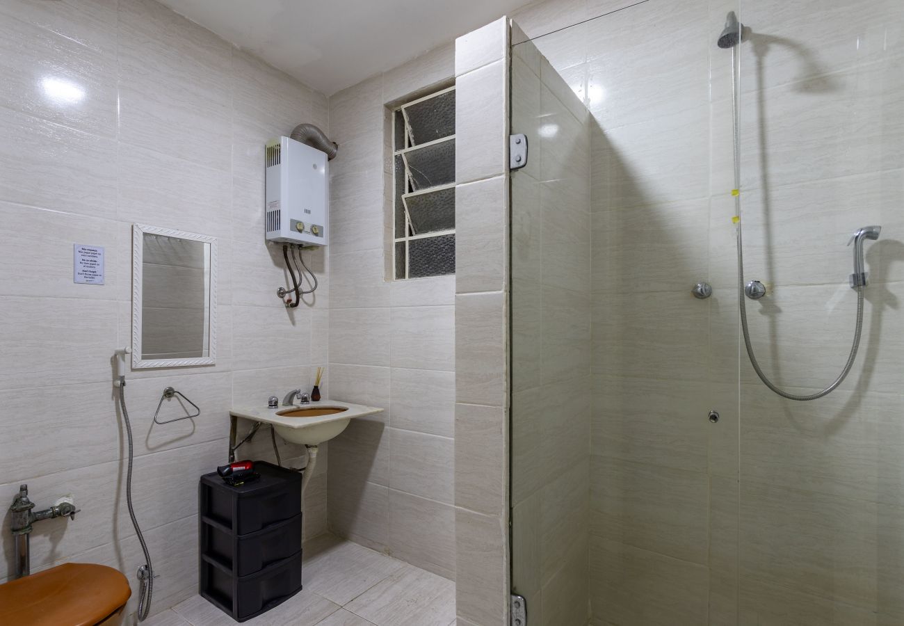 Apartment in Rio de Janeiro - 6 minutes from Copacabana beach | EL108