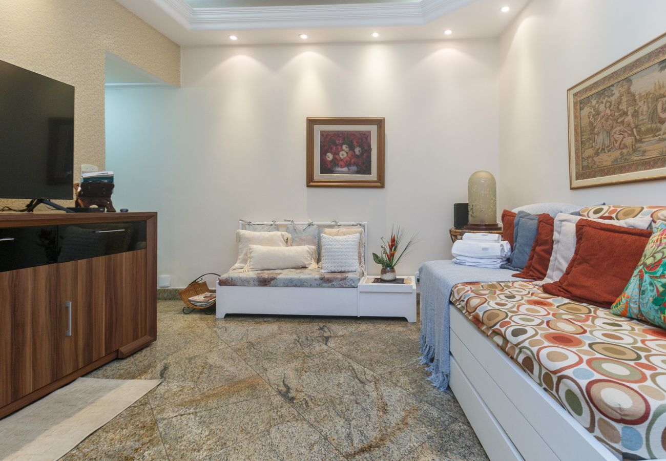 Apartment in Rio de Janeiro - NS201| Apto. 2 quadras da praia de Copacabana