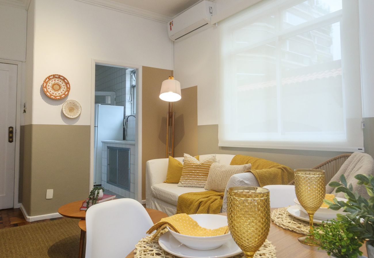 Apartment in Rio de Janeiro - ALM202| Apt charmoso e aconchegante no Leblon