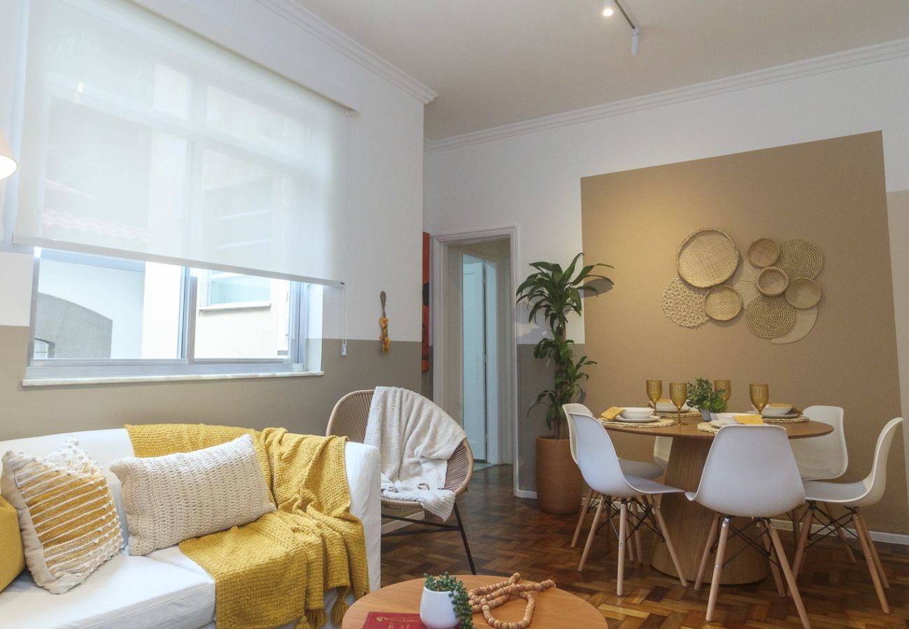 Apartment in Rio de Janeiro - ALM202| Apt charmoso e aconchegante no Leblon