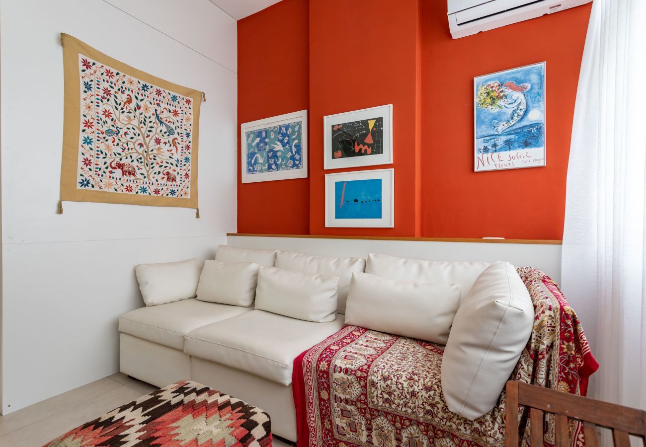 Apartment in Rio de Janeiro - 3 minutes from Leme beach | GRC701