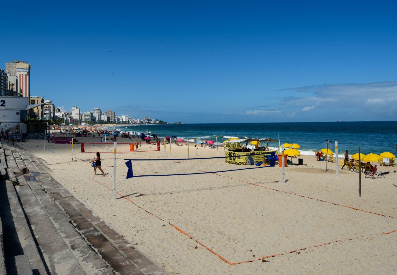 Apartment in Rio de Janeiro - Ludolf402 | 3 quartos na quadra da praia do Leblon