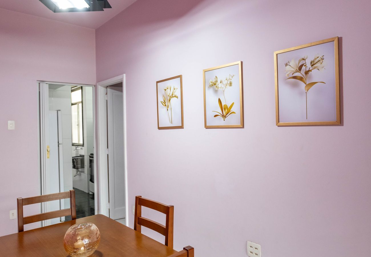 Apartment in Rio de Janeiro - Charm in Copa | Great for couples | MVC1103 