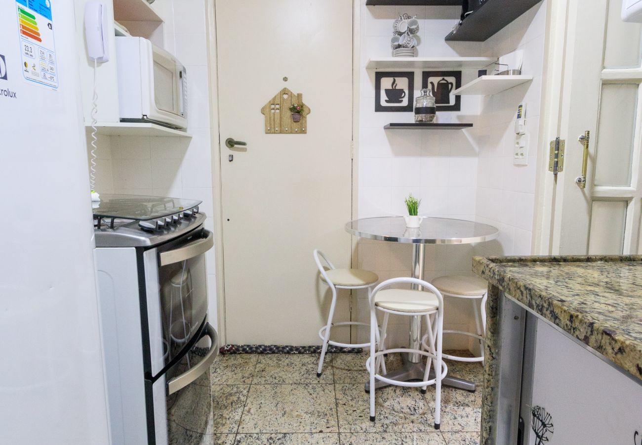 Apartment in Rio de Janeiro - VIV203|2 quartos, 5 minutos da praia de Copacabana