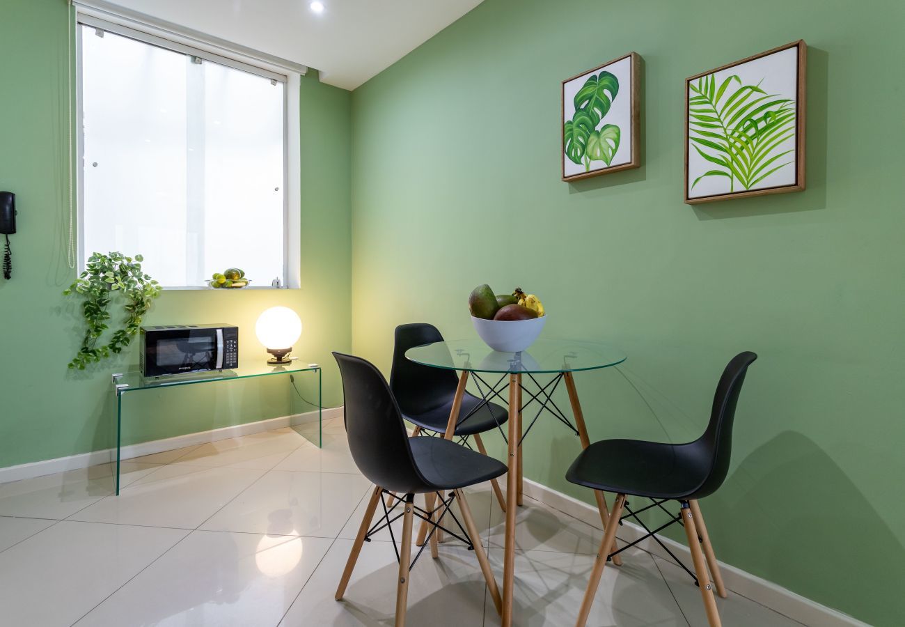 Apartment in Rio de Janeiro - 2 minutes from Copacabana beach | NSC1004