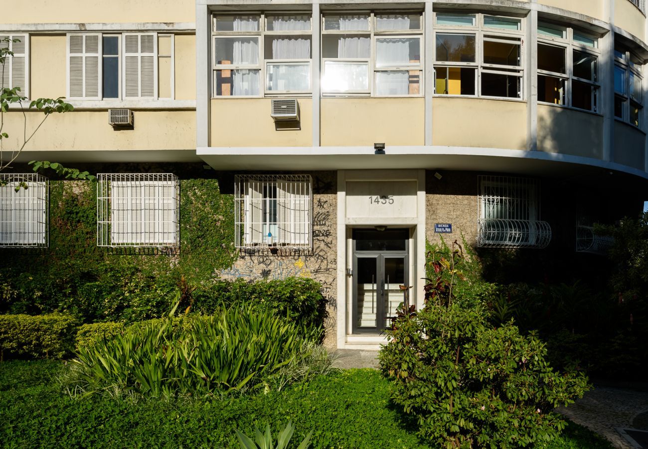 Apartment in Rio de Janeiro - ATA 102 | três quartos a 300m da praia do Leblon