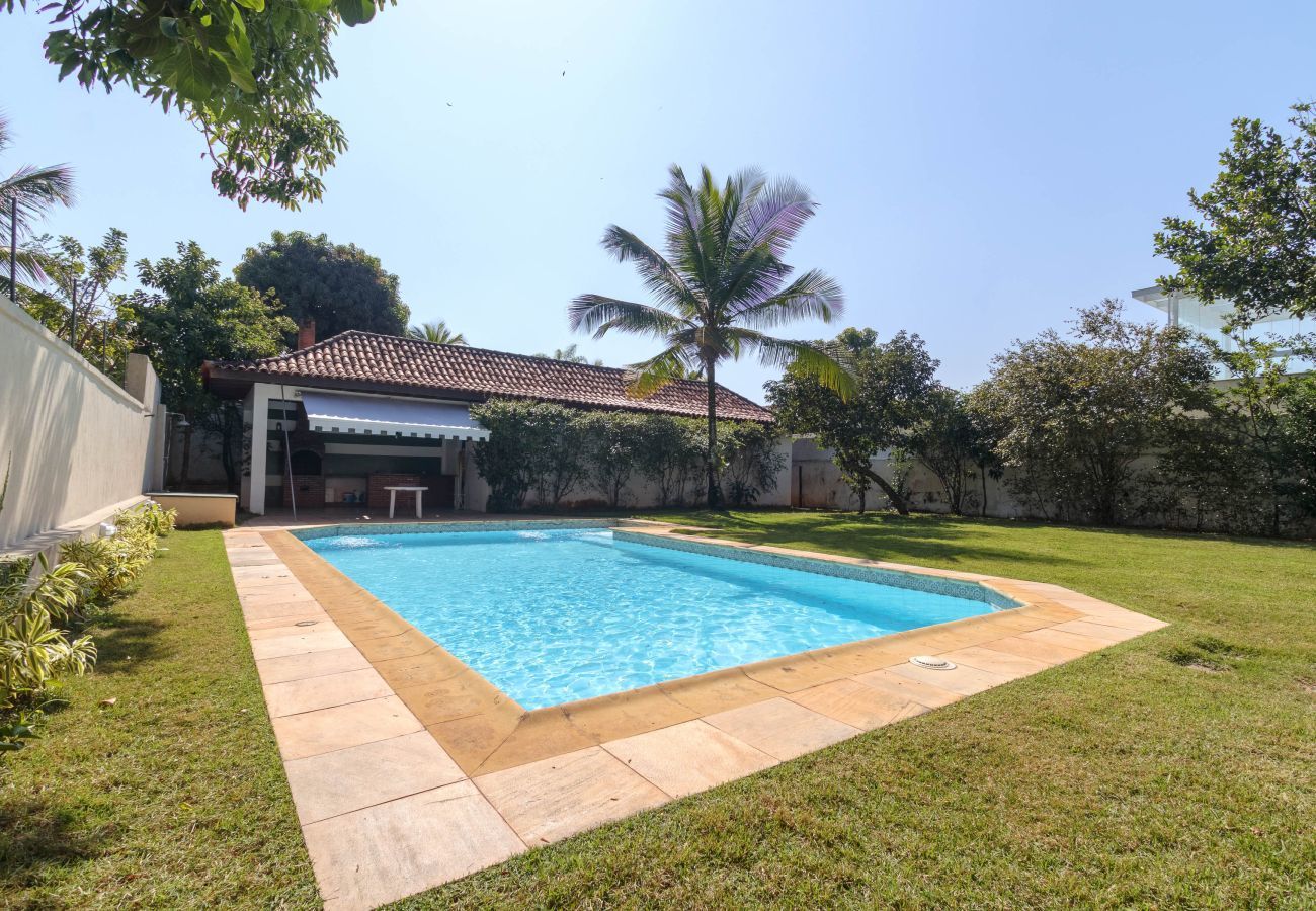 House in Rio de Janeiro - CasaBarra55 | Casa com 4 suítes, piscina e sauna