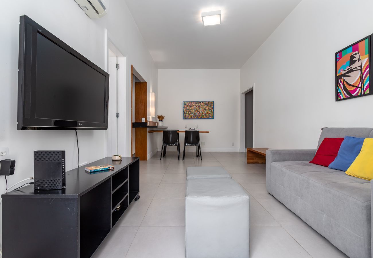 Apartment in Rio de Janeiro - 5 minutes from Copacabana beach | NSC1003