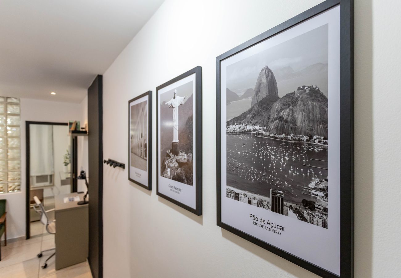 Apartment in Rio de Janeiro - In front of the underground and 8 minutes from the beach | SF228