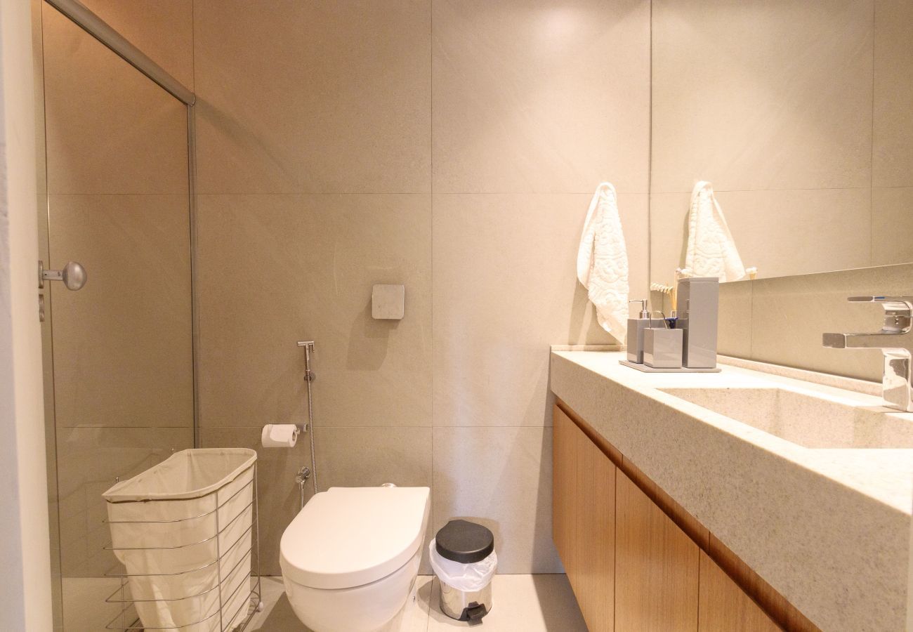 Apartment in Rio de Janeiro - Mtr403|4 qto c/ piscina,quadra da praia no Leblon 