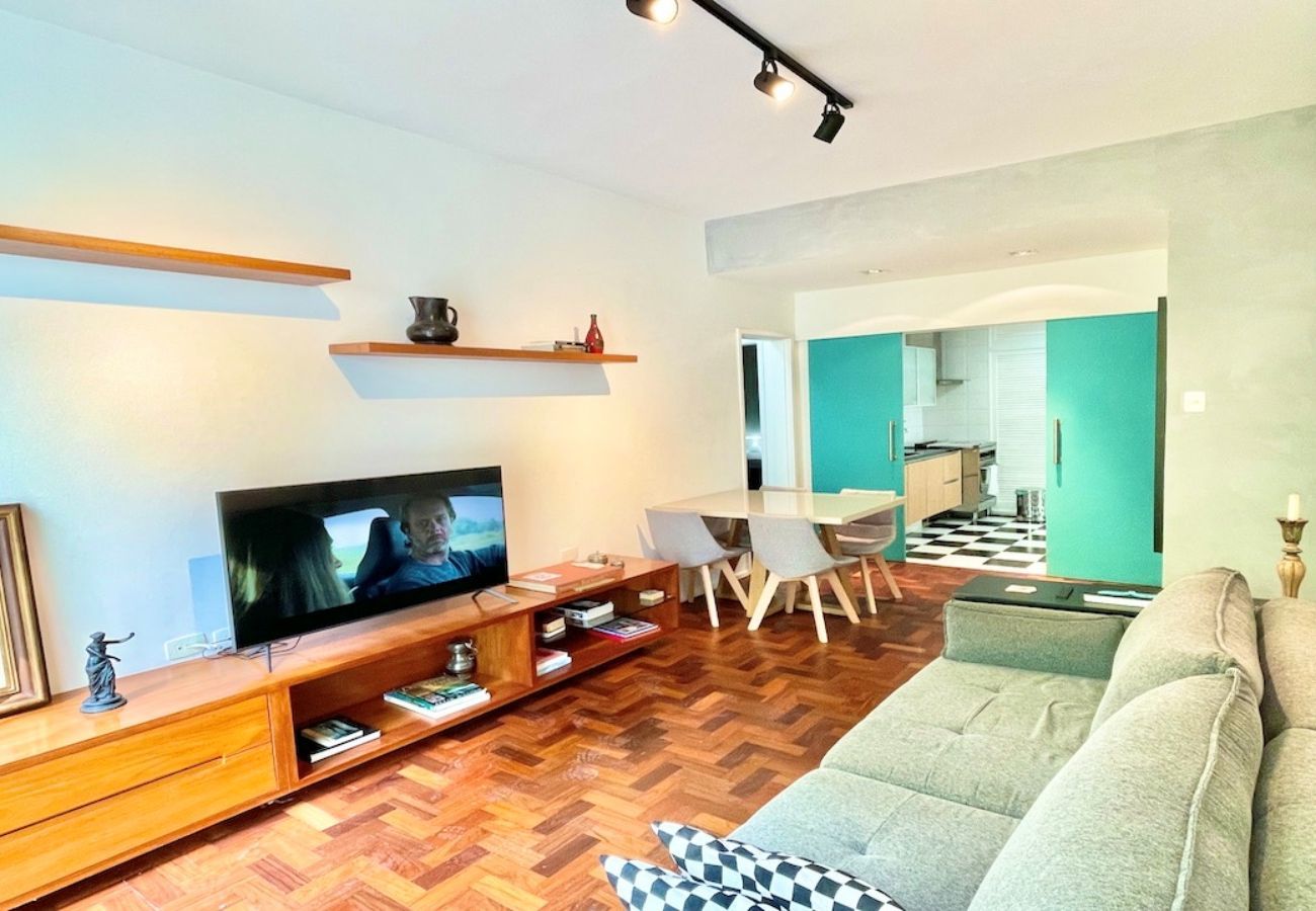 Apartamento en Rio de Janeiro - RUB303| 2 hab. en calle arbolada en Baixo Gávea