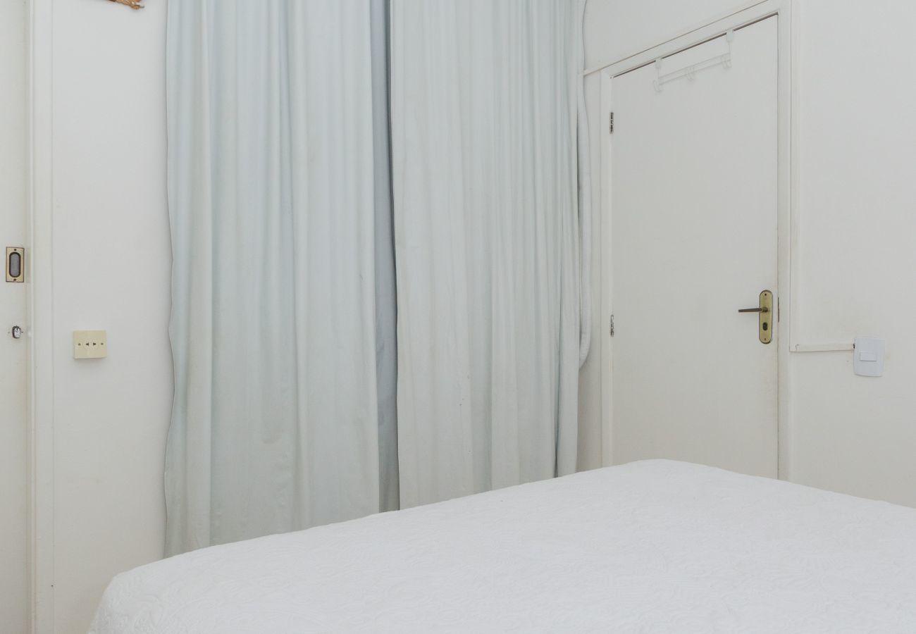 Apartamento en Rio de Janeiro - OTA308 | Dormitorio y salón cerca de Arpoador