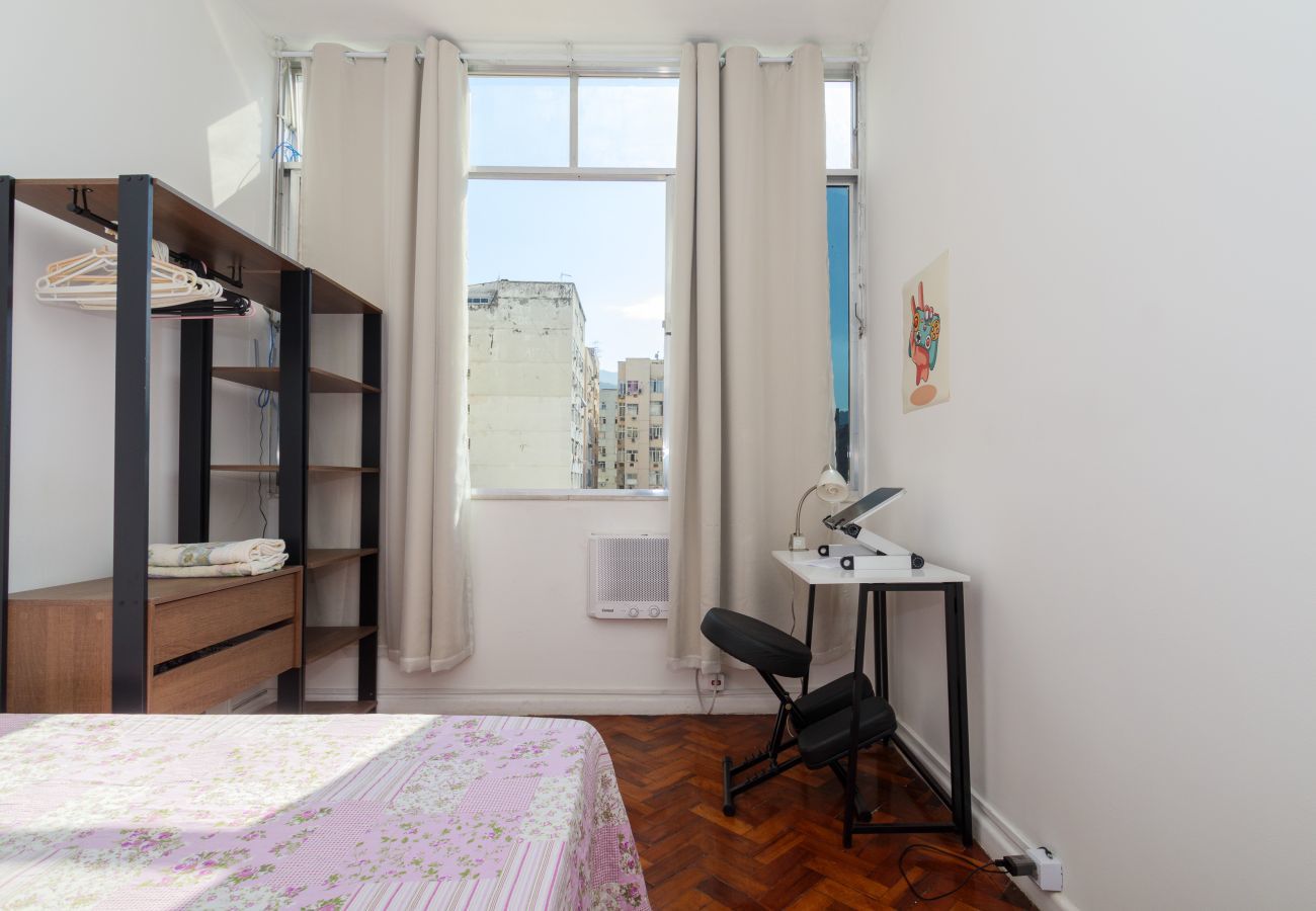 Apartamento en Rio de Janeiro - NS604| dormitorio y salón a 400 metros de la playa