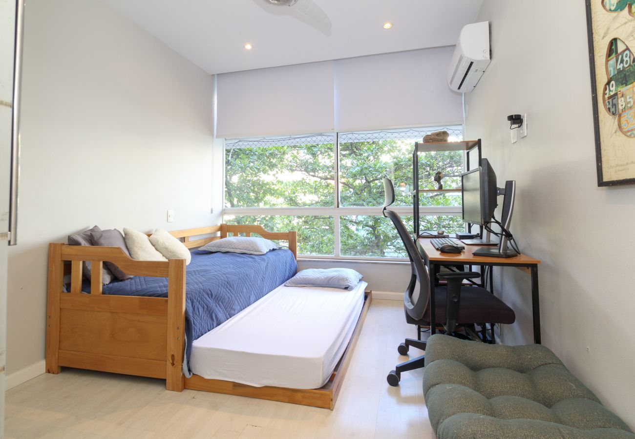 Apartamento en Rio de Janeiro - Mtr403|4 dorm c/ pileta, bloque de playa en Leblon